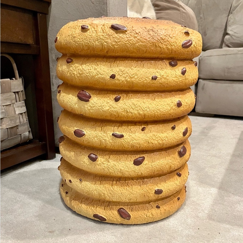 Tiktok viral chocolate chip cookie stool!